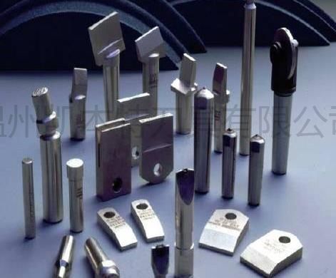 高精密金刚石滚轮的制造工艺及修整时的故障原因